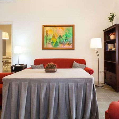 Apartamentos Rg Arenal Sevilla Ruang foto