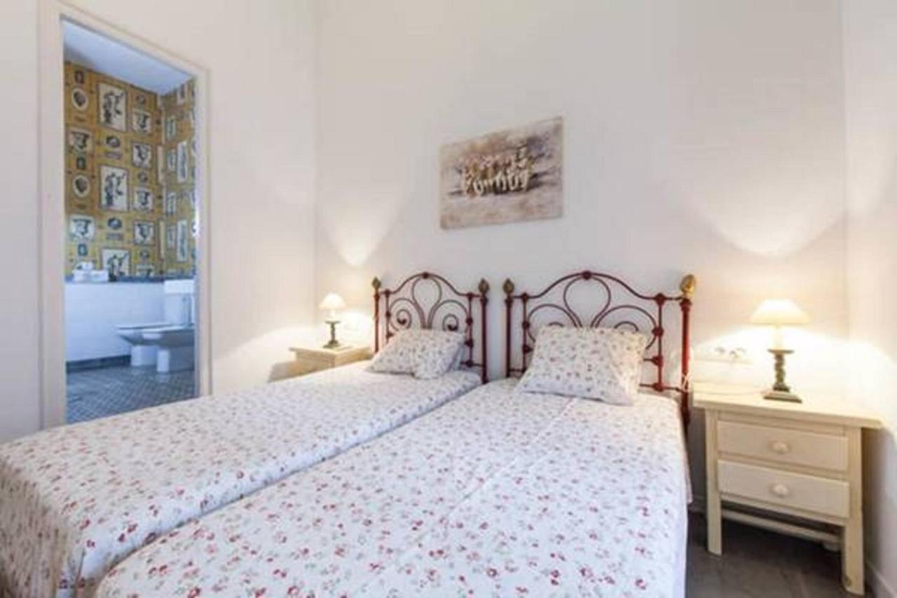 Apartamentos Rg Arenal Sevilla Ruang foto