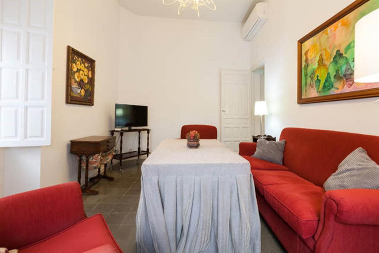 Apartamentos Rg Arenal Sevilla Ruang foto