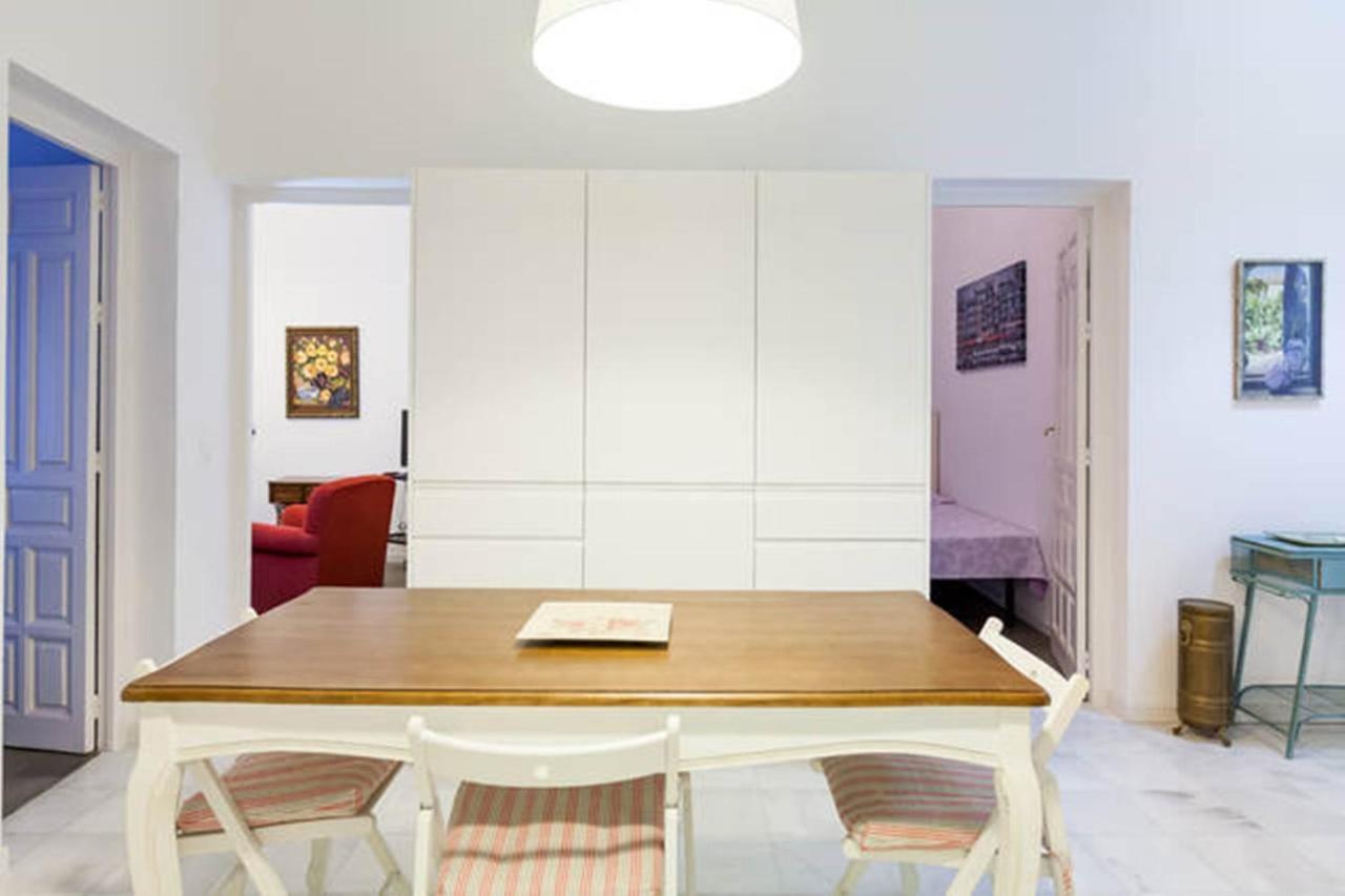 Apartamentos Rg Arenal Sevilla Ruang foto