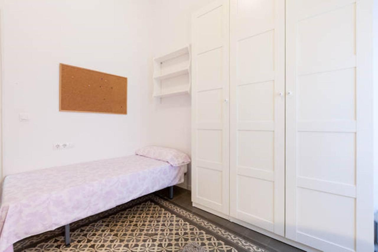 Apartamentos Rg Arenal Sevilla Ruang foto