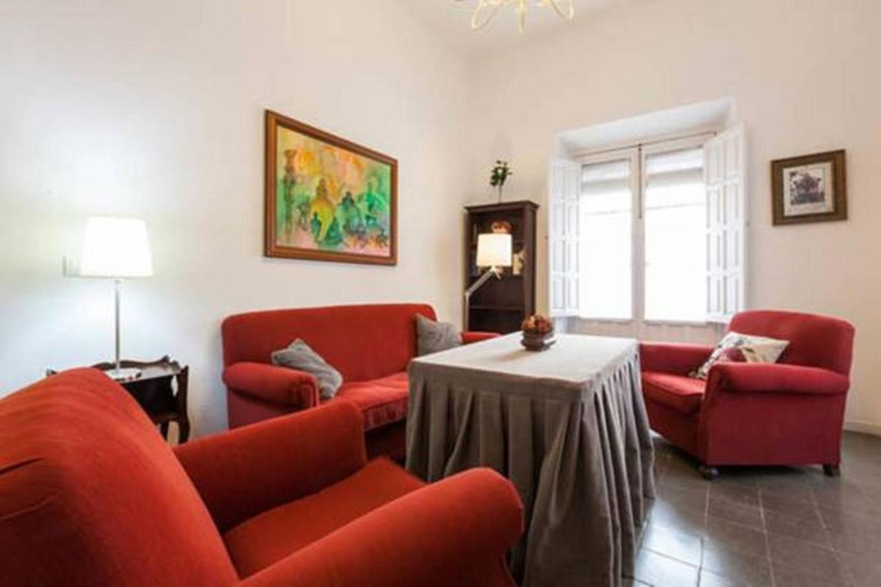 Apartamentos Rg Arenal Sevilla Ruang foto